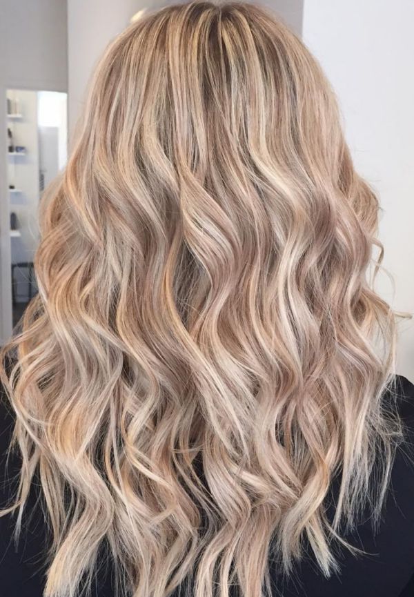 blonde haare mit blonden strähnen